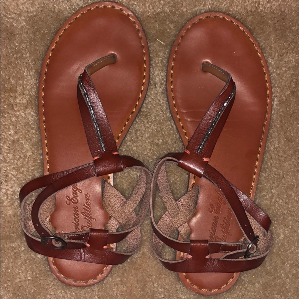 Am. Eagle flip flops